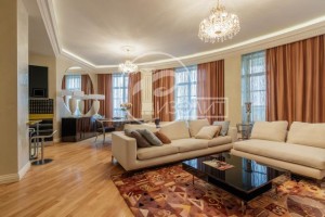 Продам 4-комнатная квартира г. Москва, улица Малая Бронная, дом 44